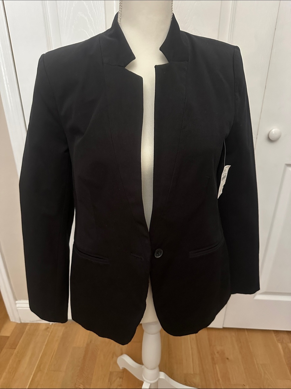 Women's Black Tailored Open-Collar Blazer